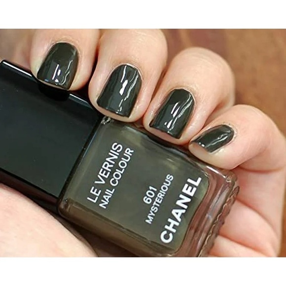 CHANEL Other - Chanel Le Vernis Nail Colour 601 Mysterious NEW